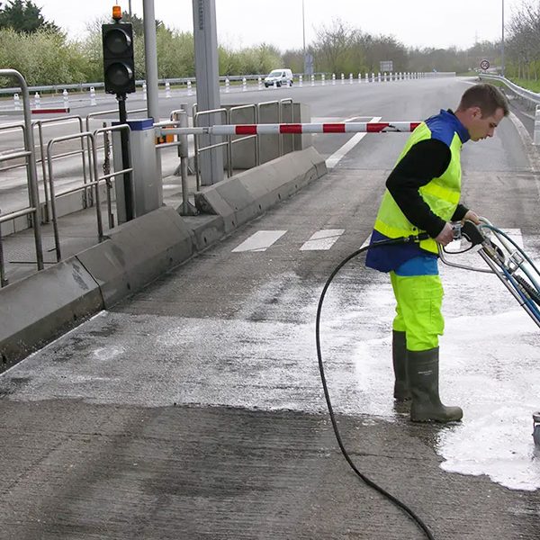 Nettoyage pression et décapage des chewing-gums