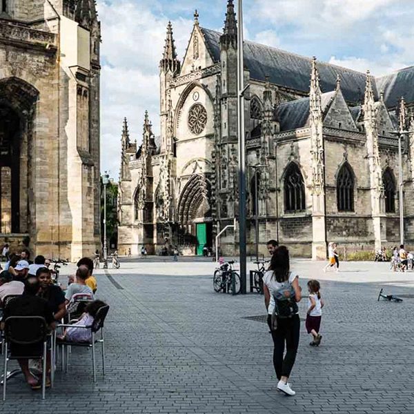 Nettoyage pression et traitement des sols en pierre.